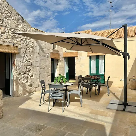 Corte Ludovica Apartment *